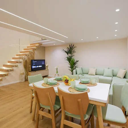 Luxe Arial Lofts Apartment