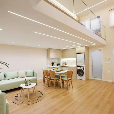 Luxe Arial Lofts Apartment